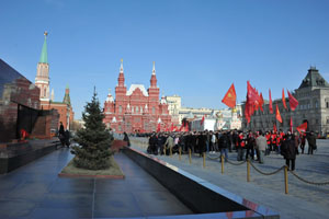 По Красной площади - к Ленину!