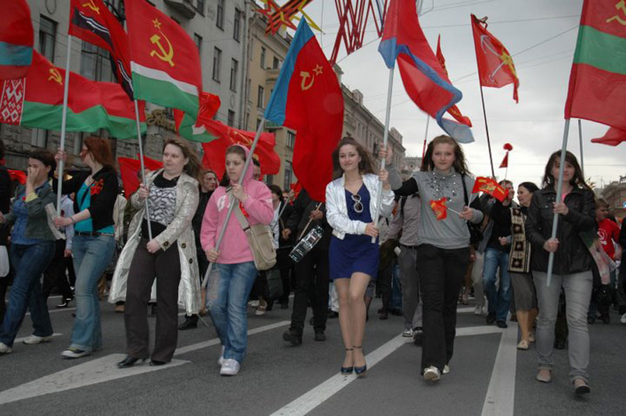 Организация коммунистической молодежи. КПРФ молодежь. Коммунисты молодежь. КПРФ девушки. Молодые коммунисты.