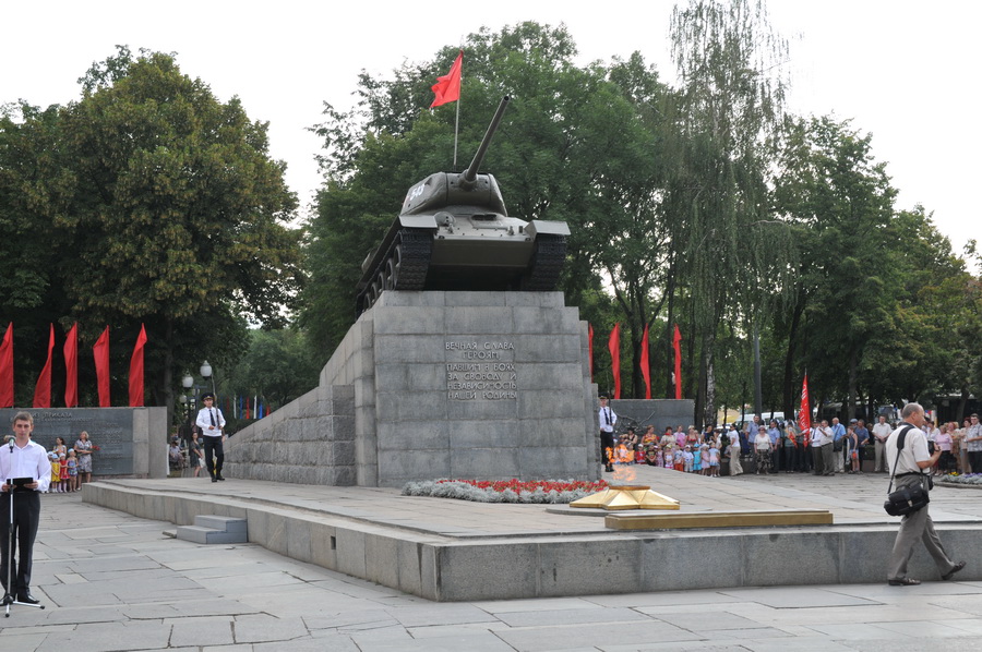 Каховка орел. Орел воинской славы. Г Орел Орел-город воинской славы. Орел город воинской славы памятники. Орел город герой.