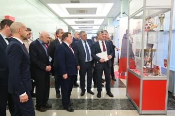 Депутаты КПРФ в Госдуме встретились с министром И.Э. Файзуллиным и посетили выставку, посвященную 30-летию возрождения нашей партии