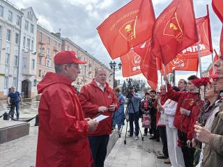 День рождения В.И. Ленина в Иванове прошёл торжественно и людно