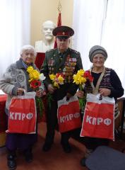 Калужские коммунисты поздравили ветеранов   с Днём Победы