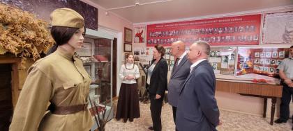 Депутаты фракции КПРФ Волгоградской областной Думы посетили с рабочим визитом  Клетский район