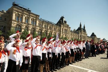 Нижегородских ребят приняли в пионеры на Красной площади в Москве
