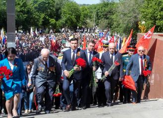 Коммунисты Калмыкии во главе с Николаем Нуровым приняли участие в праздновании Дня Победы в Элисте
