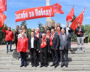 Накануне праздника Великой Победы Сталинградские коммунисты приняли участие в торжественных мероприятиях