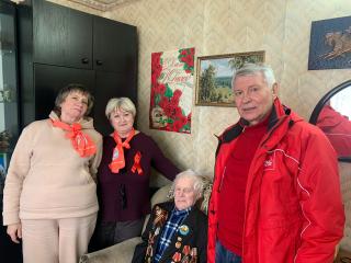 Костромские коммунисты поздравили ветерана Великой Отечественной войны