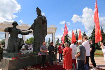 Коммунисты и комсомольцы Мордовии почтили память павших в годы Великой Отечественной войны