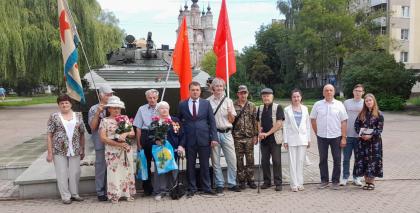 Калуга. Коммунисты поздравили ветеранов с Днём Военно-Морского Флота