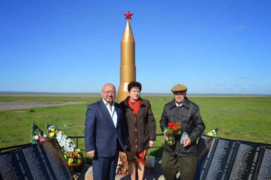 Погода в малом дербете. Село малые Дербеты. Село малые Дербеты Калмыкия. Малые Дербеты Калмыкия фото. Саранча малые Дербеты Калмыкия.