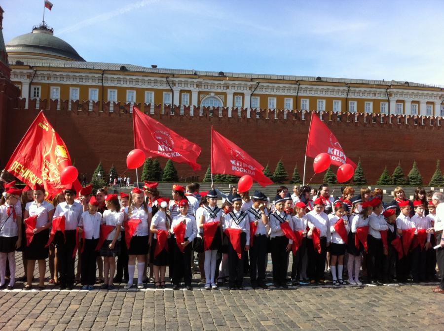 Пионеры ссср на красной площади фото