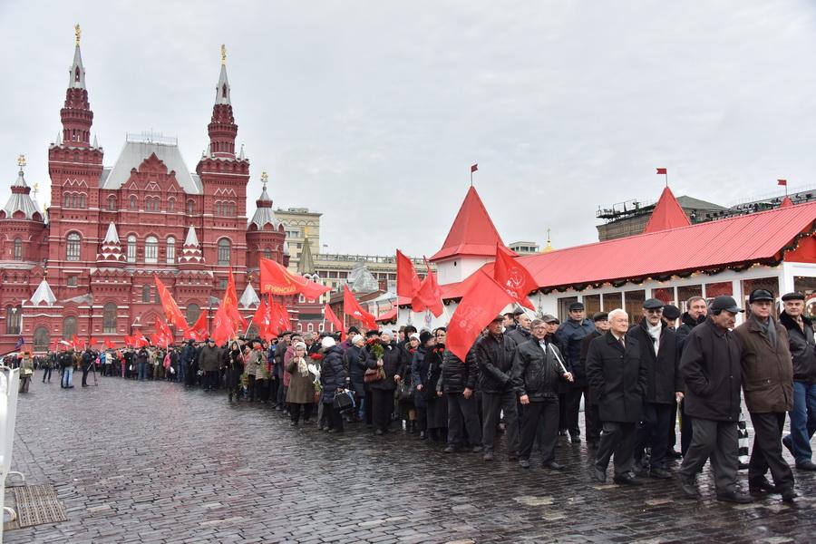 Фото сталина на красной площади