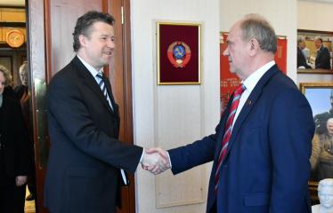 Г.А. Зюганов встретился с Послом Германии в России Геза Андреас фон Гайром