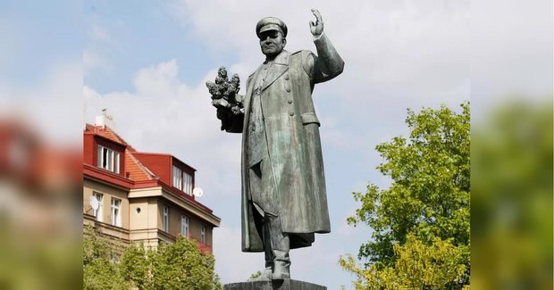 Пражский неонацизм: корни и истоки
 Черняховский Памятник