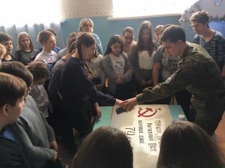 Самарская область. Комсомольцы проводят уроки мужества в школах в рамках проекта «Знамя нашей Победы»