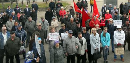 В Вичуге (Ивановская область) состоялся митинг протеста против «мусорной реформы», за отставку руководства города и недоверие губернатору области