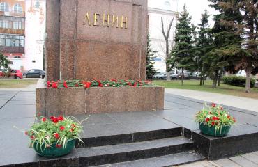 Ярославские коммунисты почтили память В. И. Ленина